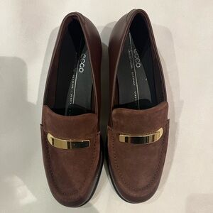 ECCO Women’s Brown Suede Loafers